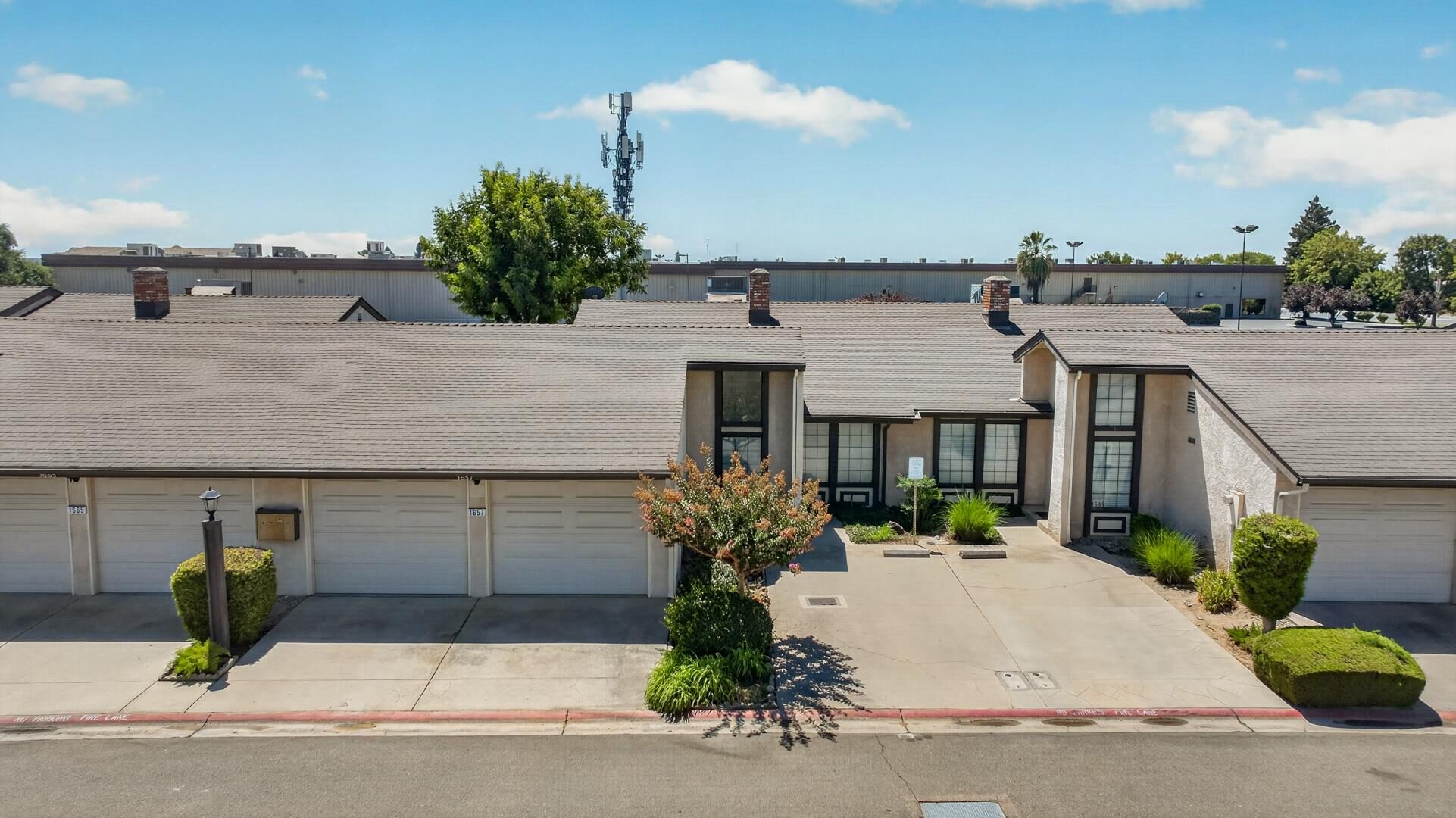 Clovis listing photograph 2