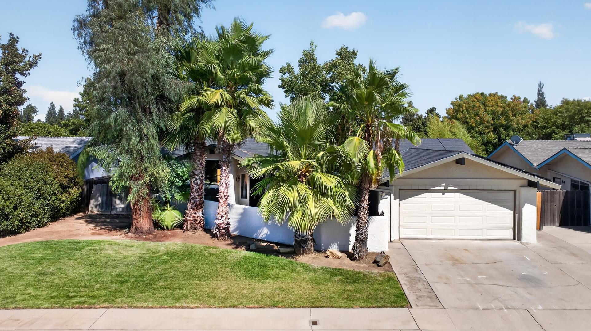Clovis listing photograph 1